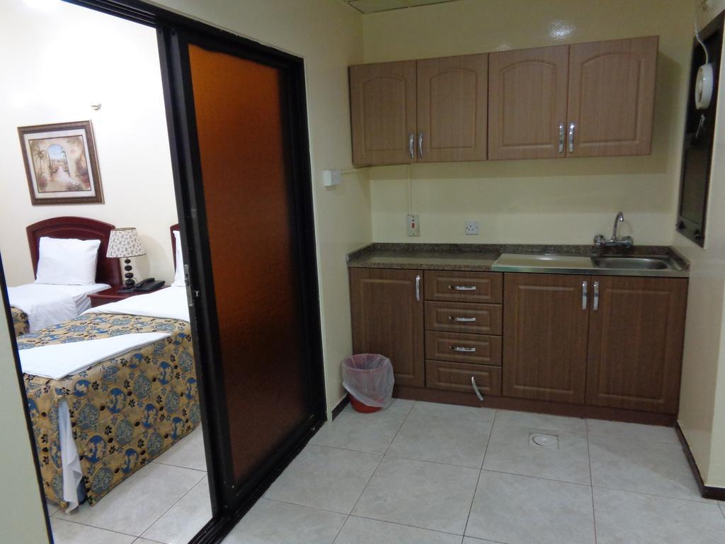 Deira Palace Hotel Dubai Room photo