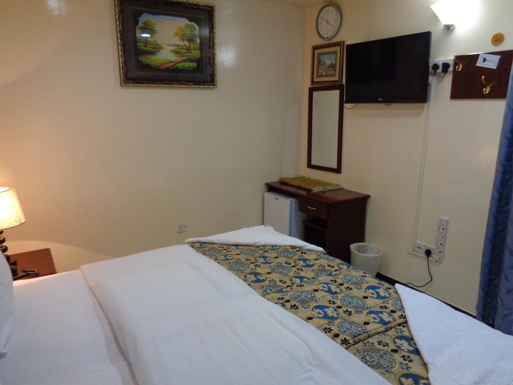 Deira Palace Hotel Dubai Room photo